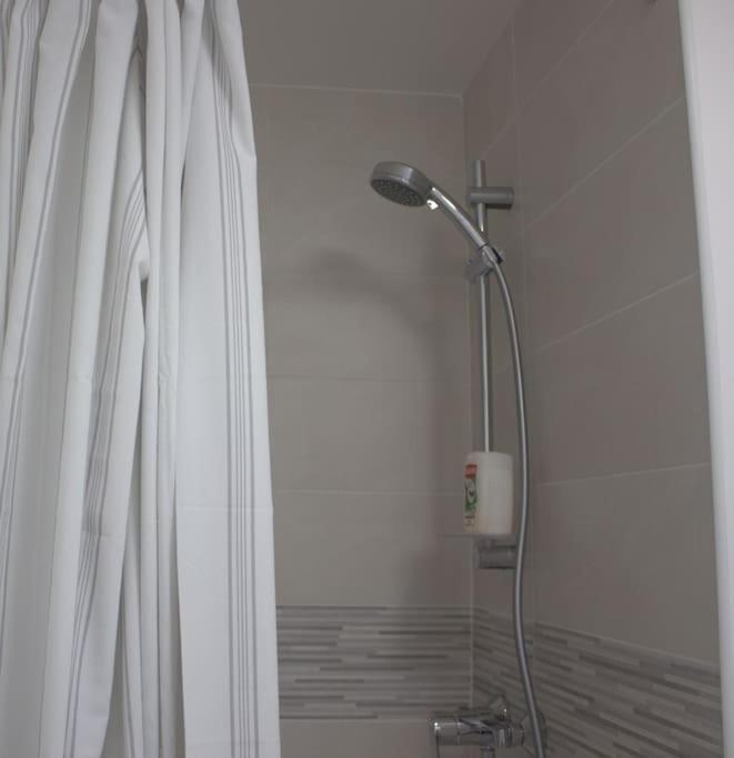 Apartamento Studio Paris Sud A Cote Du Metro Villejuif Exterior foto